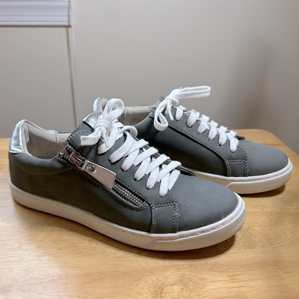 Gray Steve Madden Sneakers. Size 7.